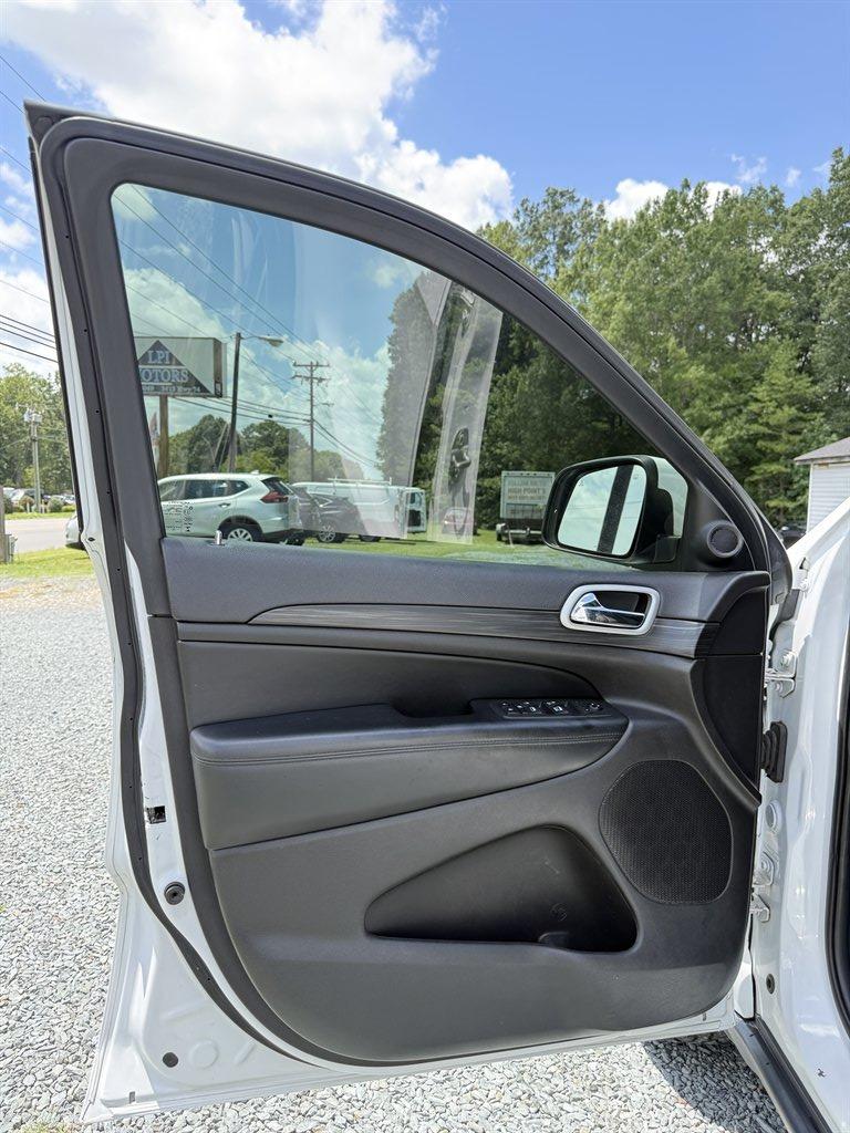 2020 Jeep Cherokee - $13,999