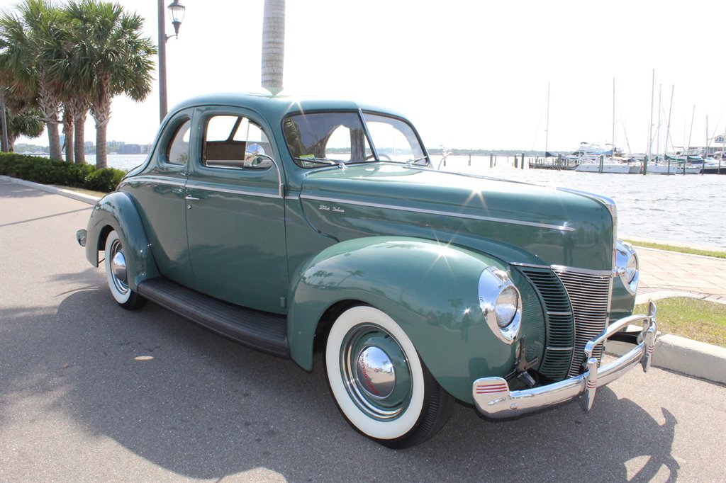 1940 Ford Deluxe 