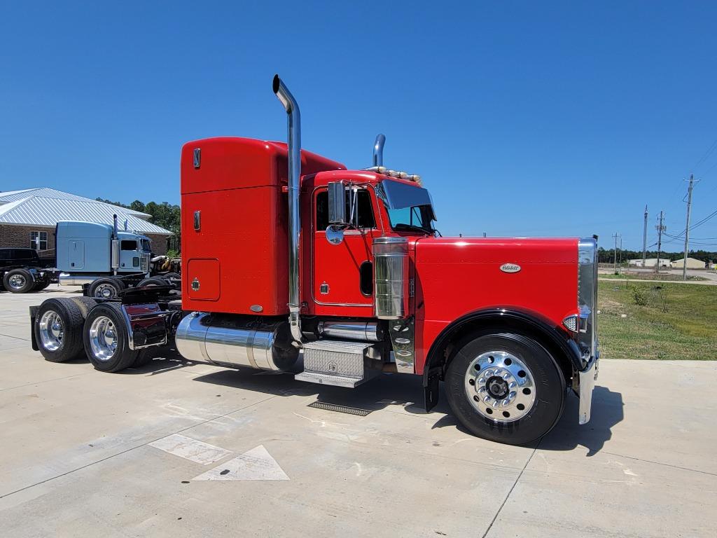 1997 Peterbilt 379 - $64,900