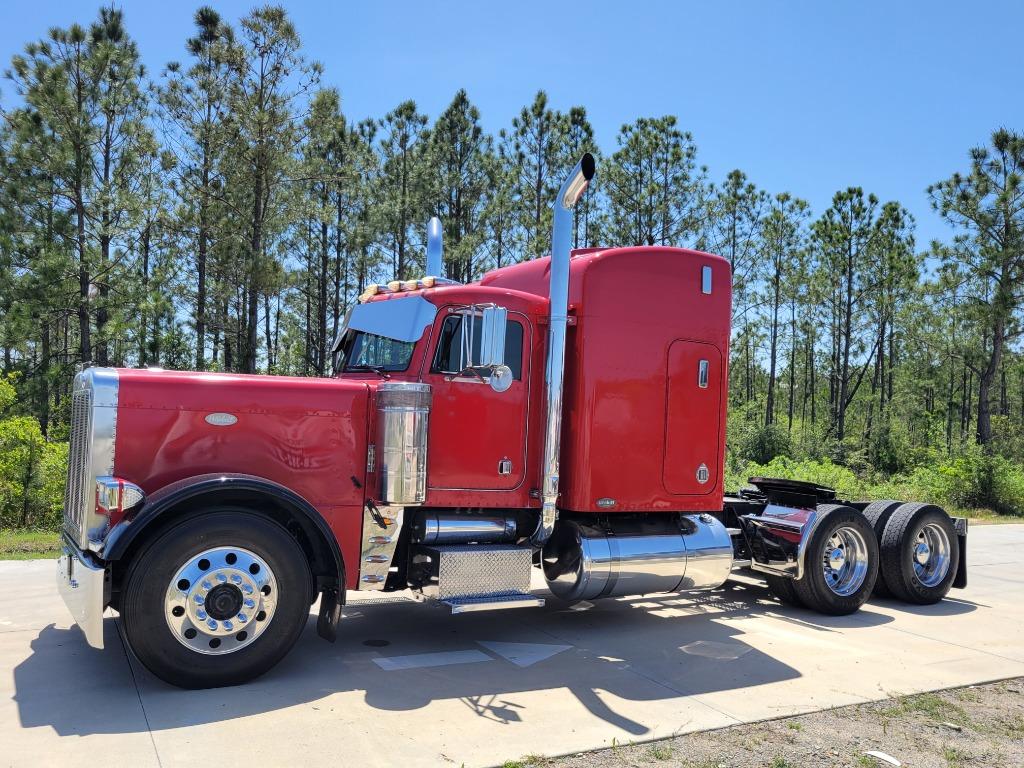 1997 Peterbilt 379 - $64,900