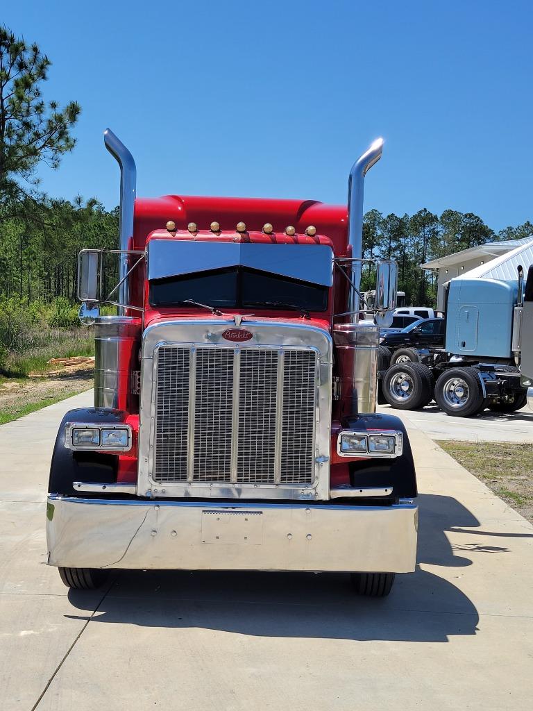 1997 Peterbilt 379 - $64,900
