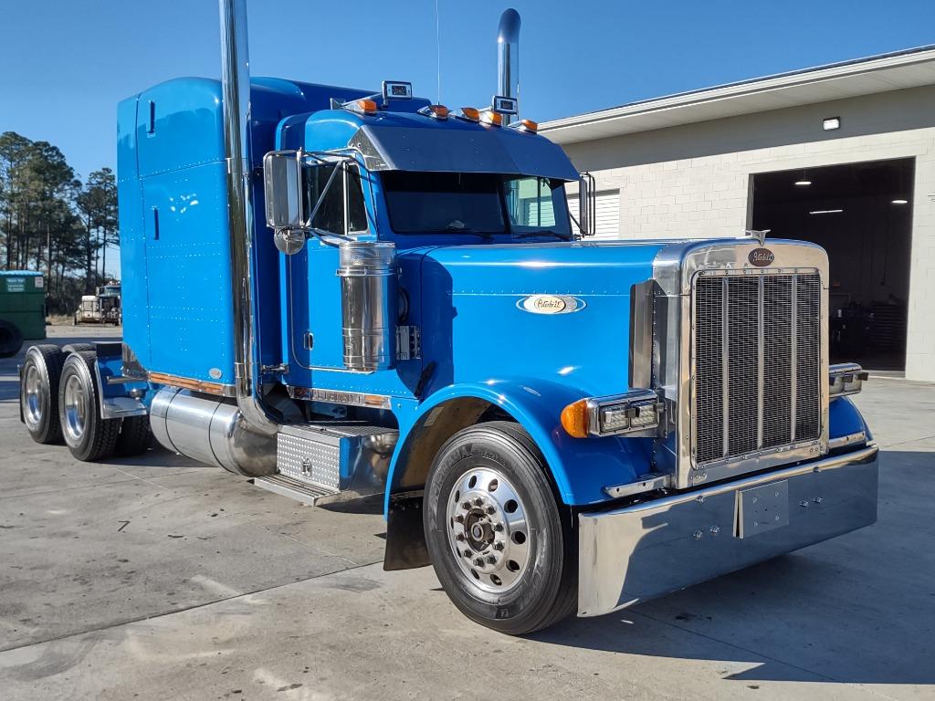 1999 Peterbilt 379 - $59,500