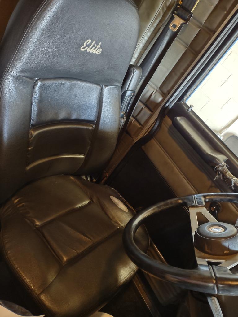 1999 Peterbilt 379 - $59,500