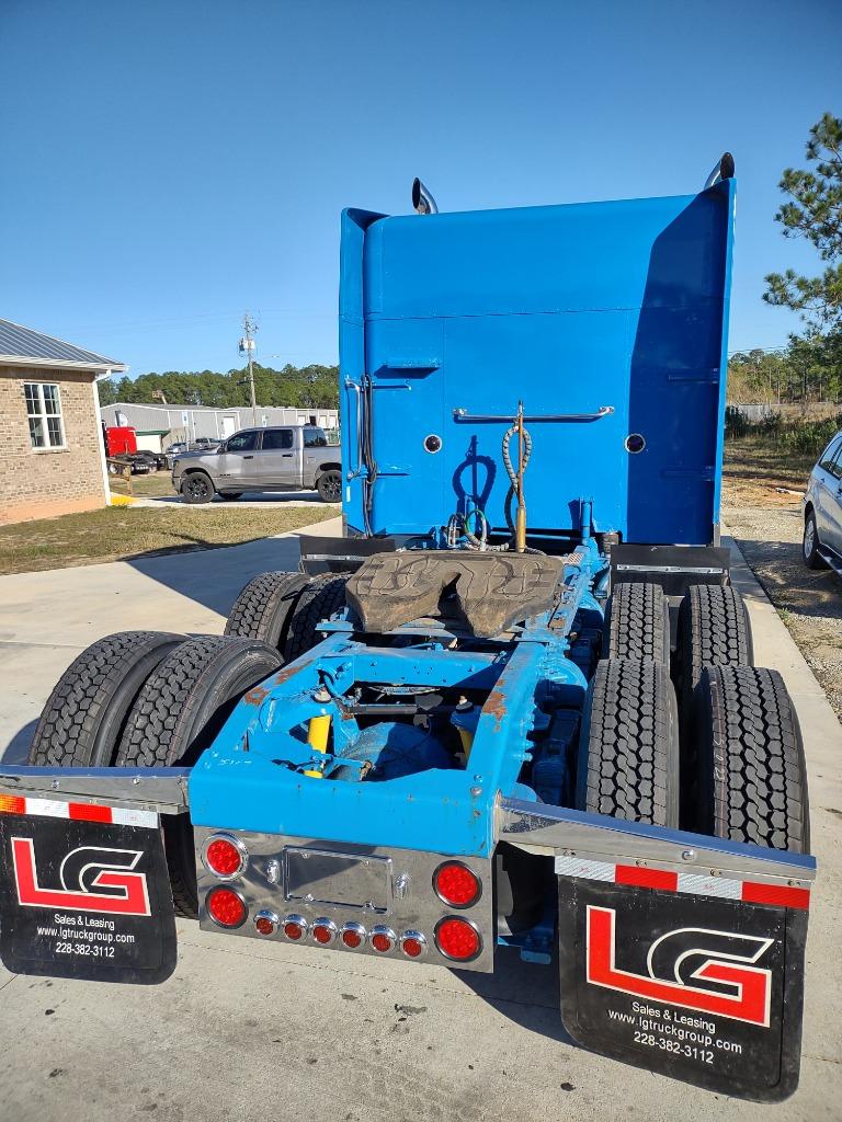 1999 Peterbilt 379 - $59,500