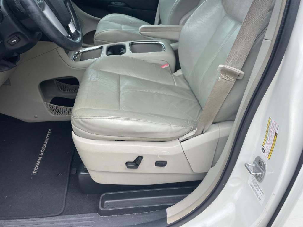 2011 Chrysler Town & Country - $9,932