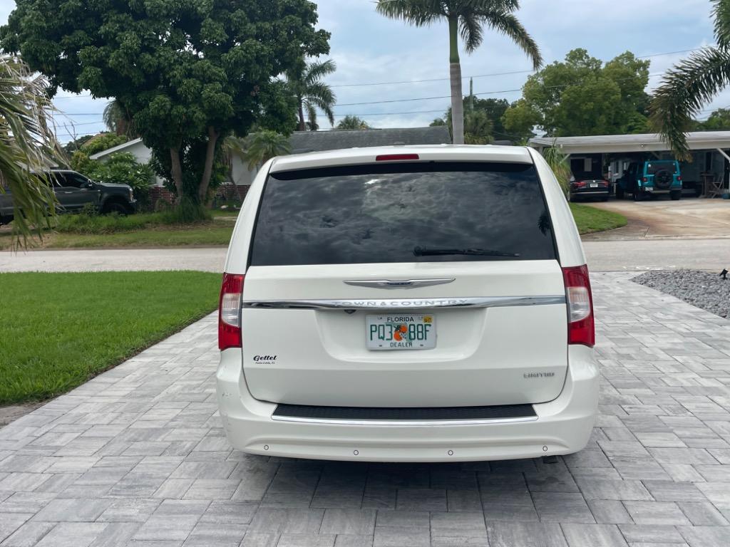 2011 Chrysler Town & Country - $9,932