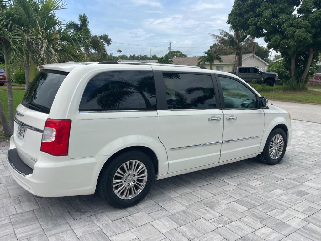 2011 Chrysler Town & Country - $9,932