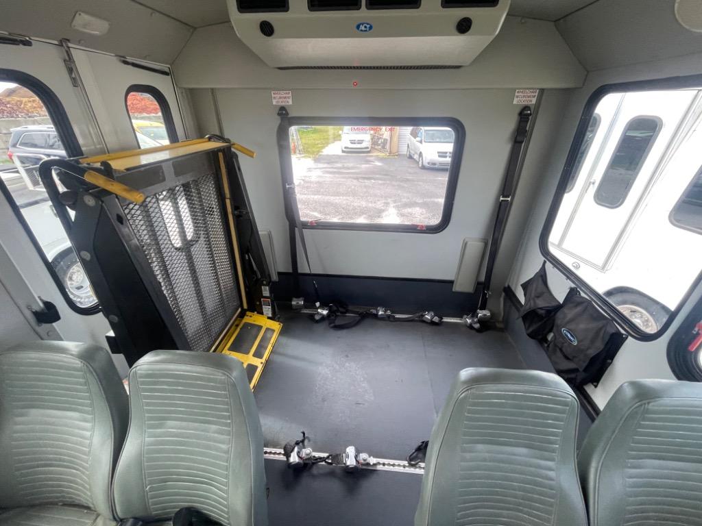 2016 Ford E-350 - $25,900
