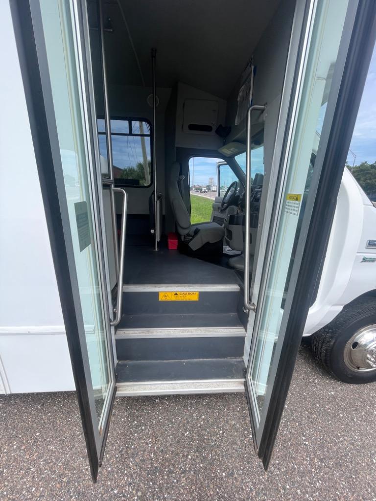 2016 Ford E-350 - $25,900