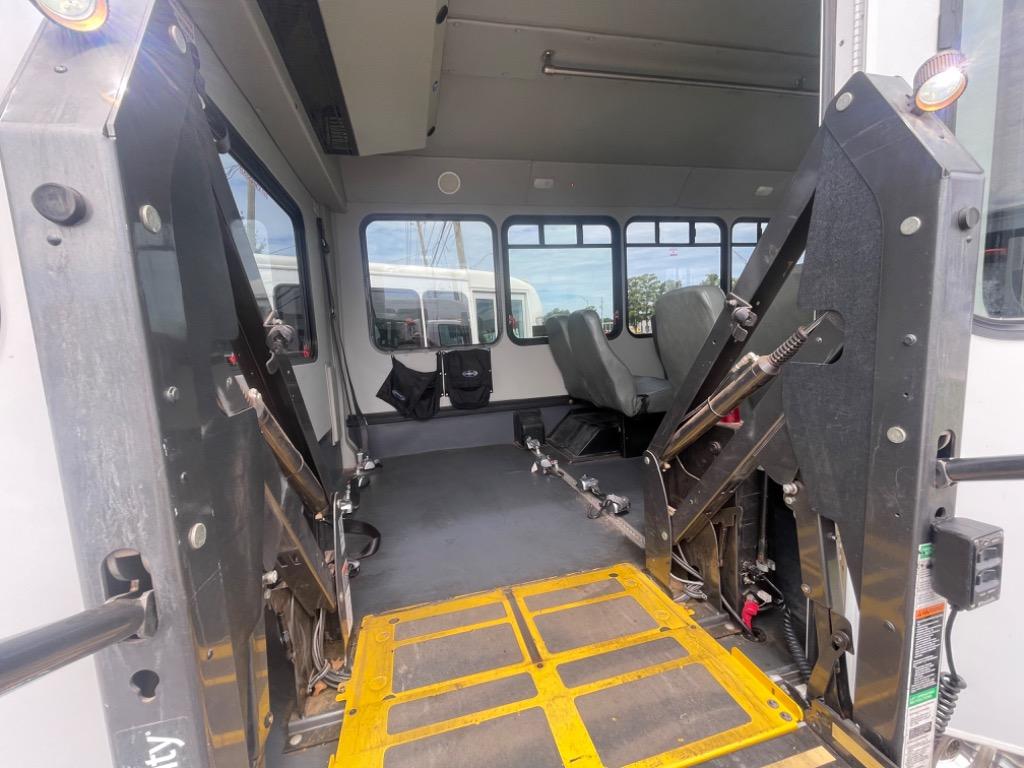 2016 Ford E-350 - $25,900