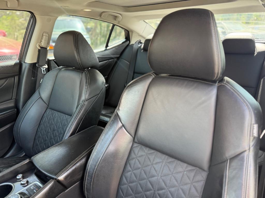 2018 Nissan Maxima Platinum photo