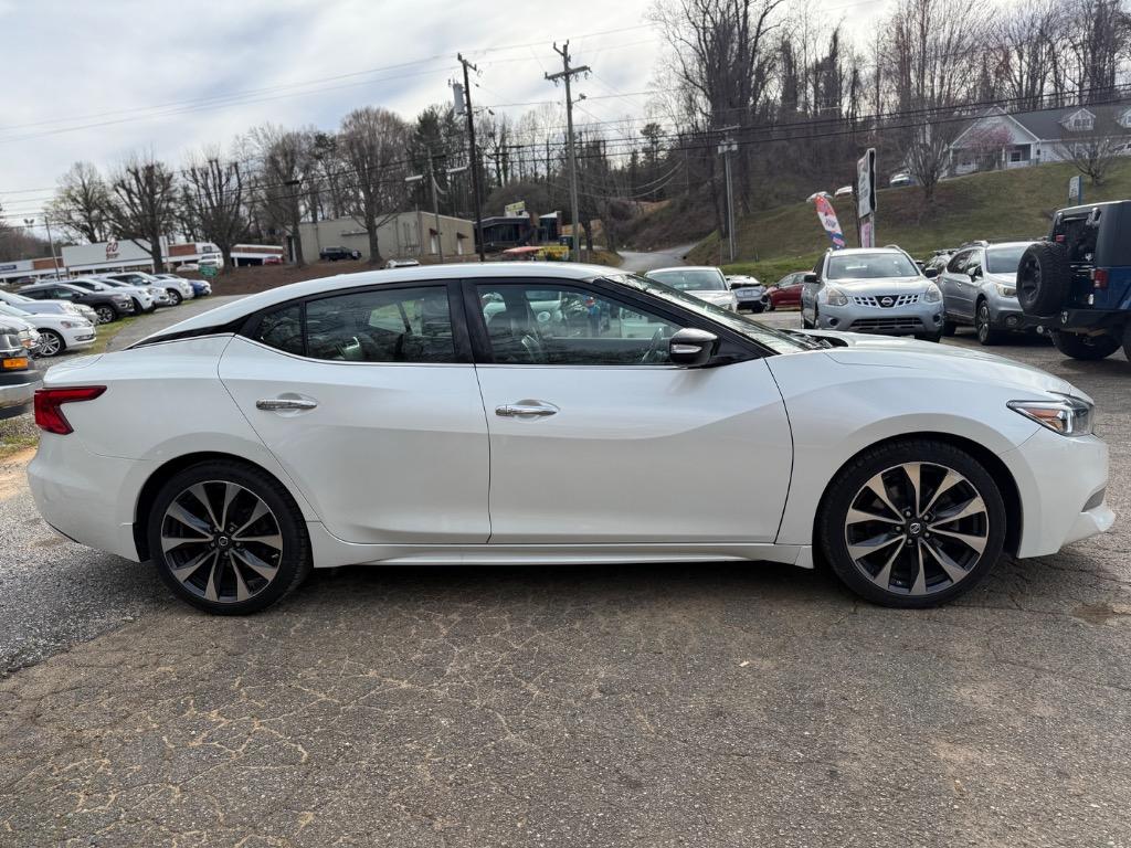 2016 Nissan Maxima SR photo