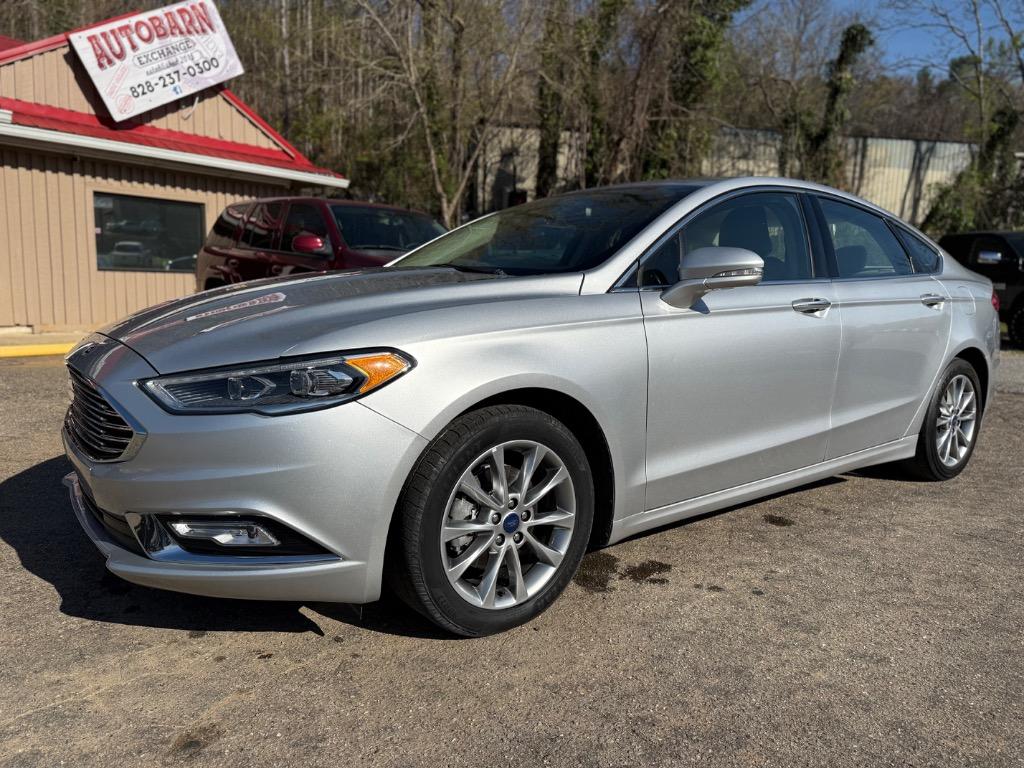 2017 Ford Fusion SE photo