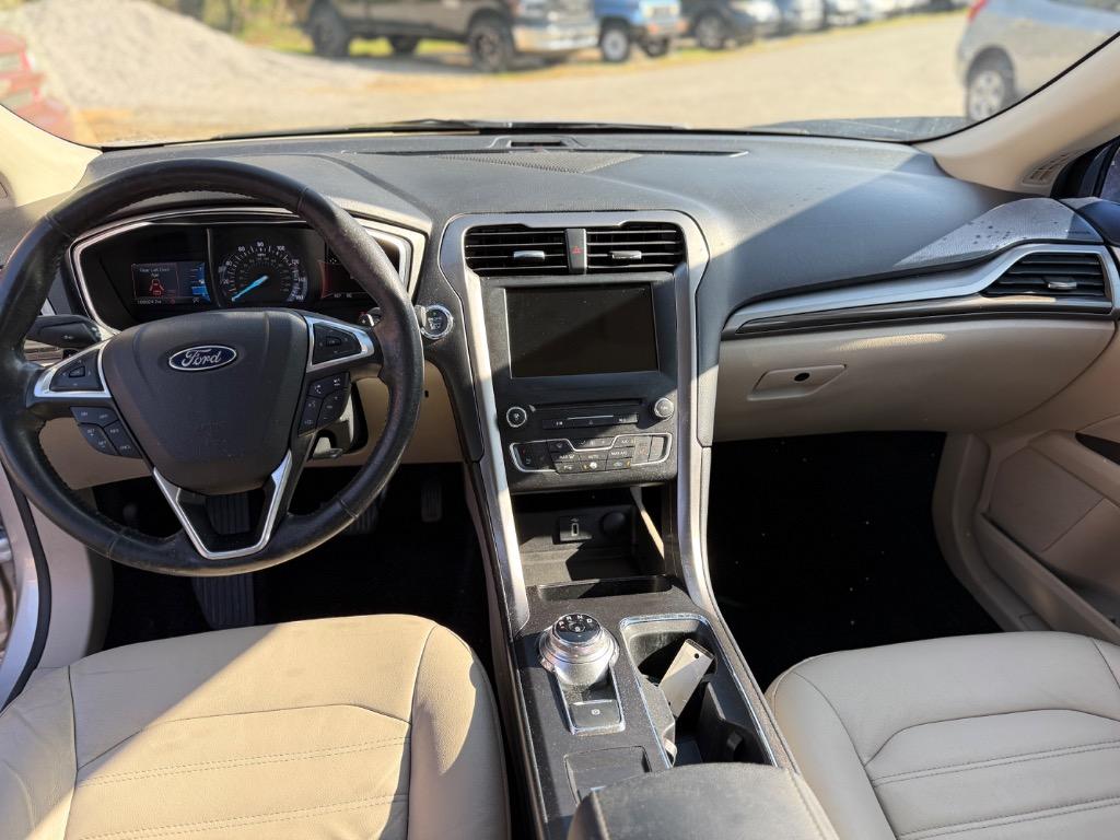 2017 Ford Fusion SE photo