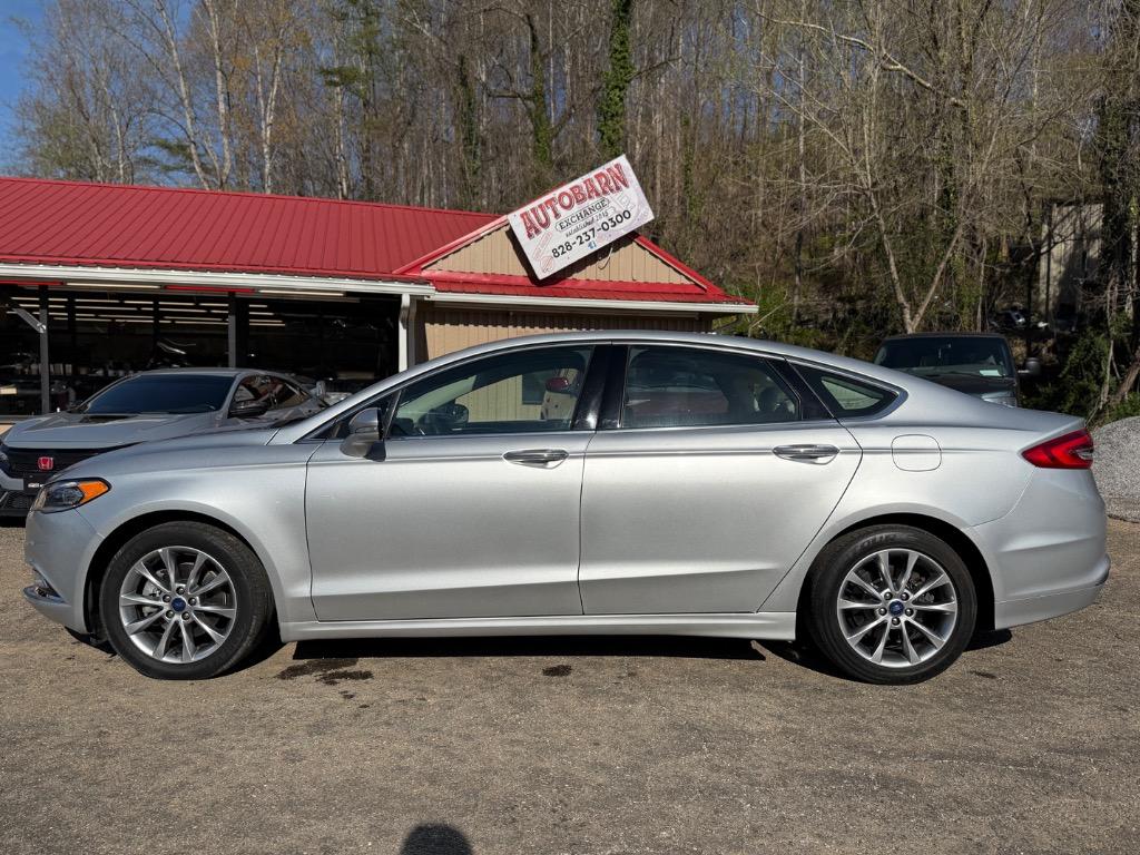 2017 Ford Fusion SE photo