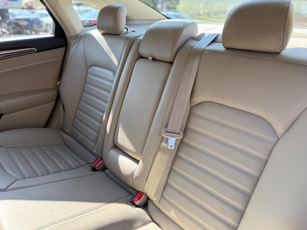 2017 Ford Fusion SE photo