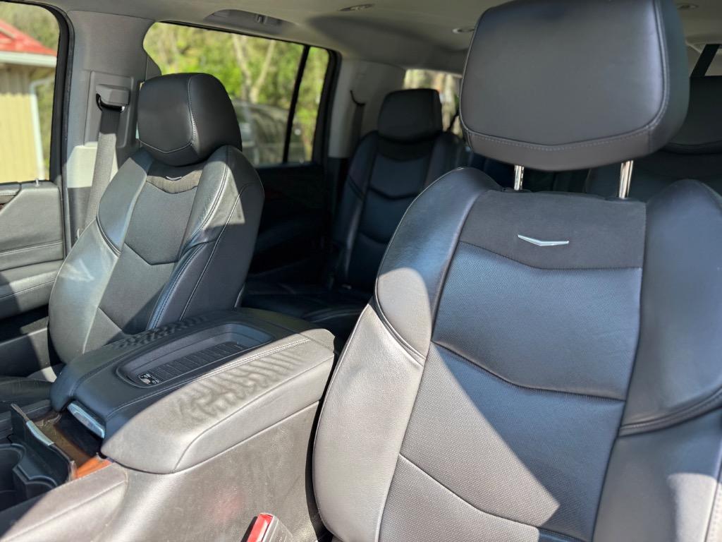 2018 Cadillac Escalade ESV Luxury photo