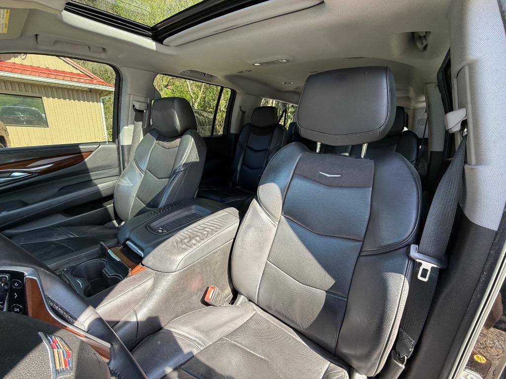 2018 Cadillac Escalade ESV Luxury photo