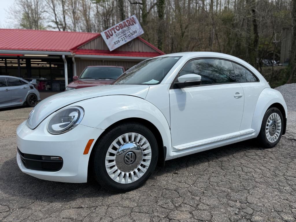 2016 Volkswagen Beetle SE photo