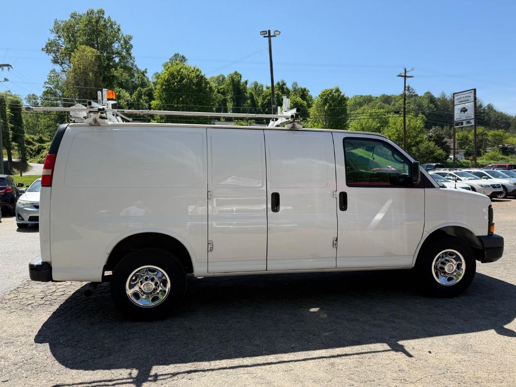 2015 Chevrolet G2500 Vans Express photo