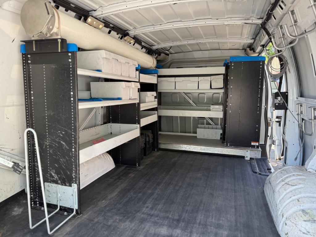 2015 Chevrolet G2500 Vans Express photo