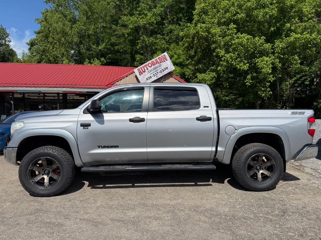 2017 Toyota Tundra SR5 photo