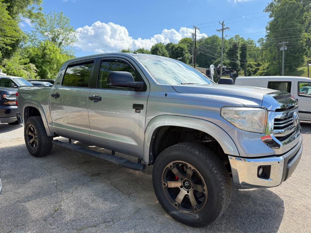 2017 Toyota Tundra SR5 photo