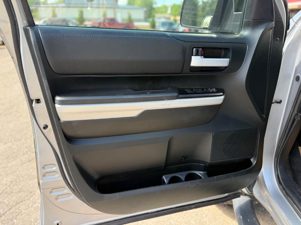 2017 Toyota Tundra SR5 photo