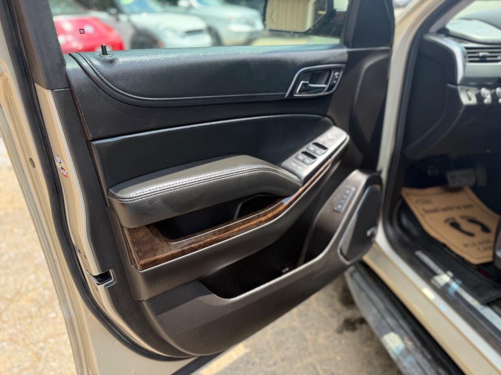 2016 Chevrolet Suburban - $18,250
