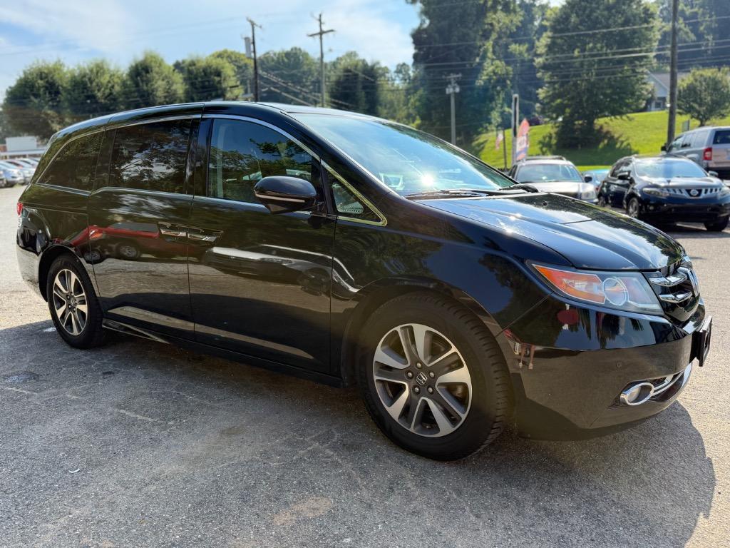 2016 Honda Odyssey - $15,490