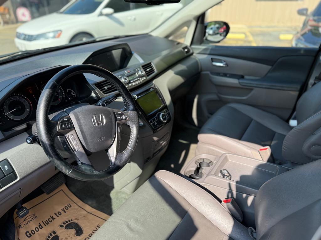 2016 Honda Odyssey - $15,490