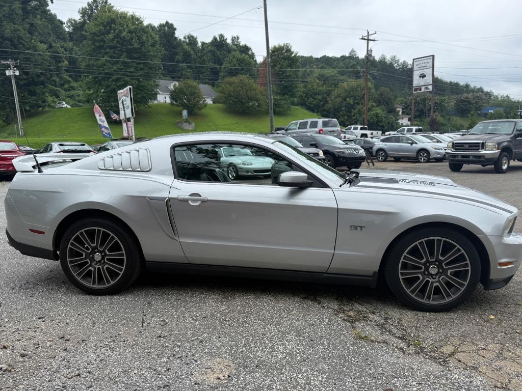 2010 Ford Mustang - $15,900