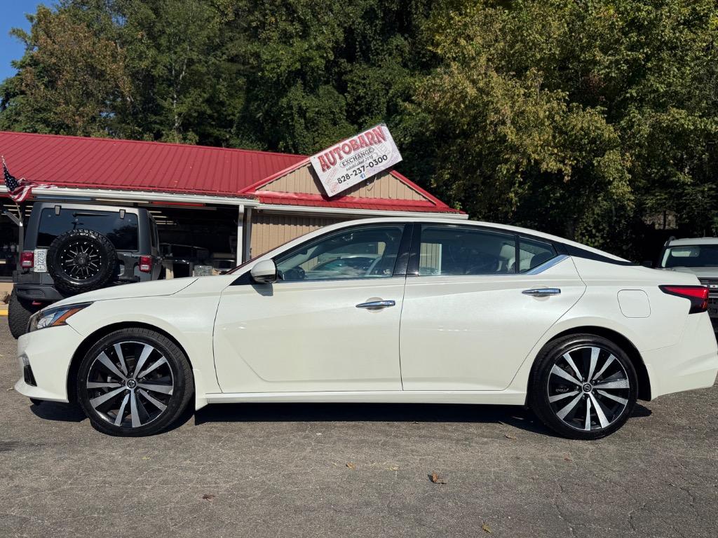 2019 Nissan Altima - $18,500