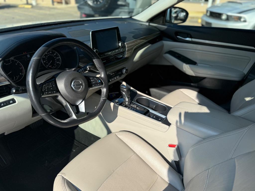 2019 Nissan Altima - $18,500