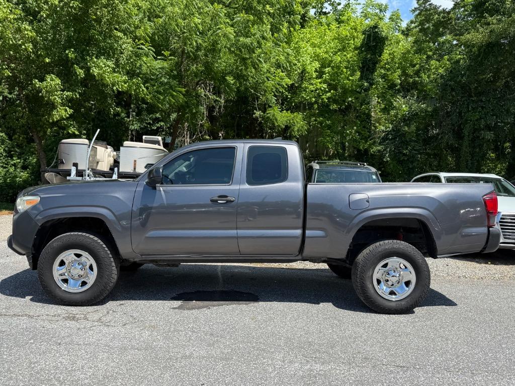 2018 Toyota Tacoma - $17,900