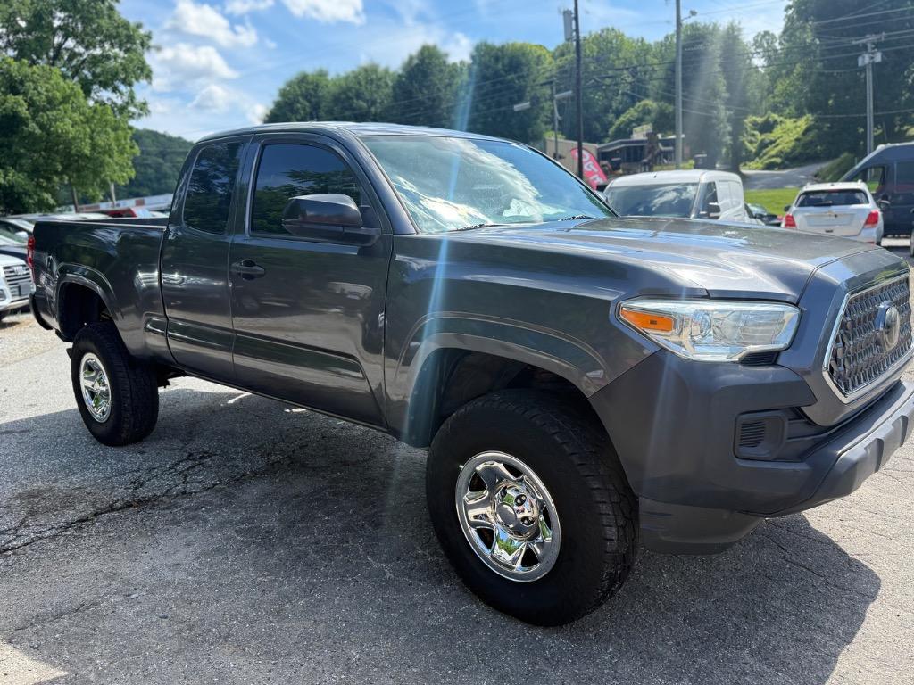 2018 Toyota Tacoma - $17,900