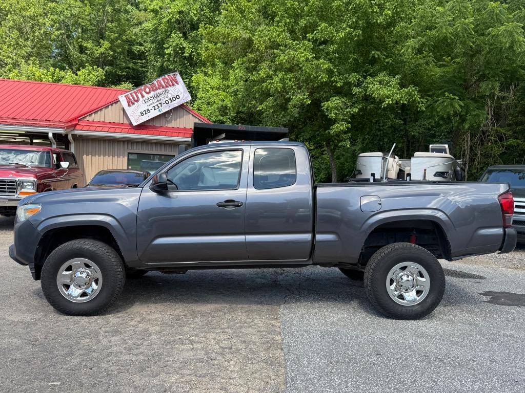 2018 Toyota Tacoma - $17,900
