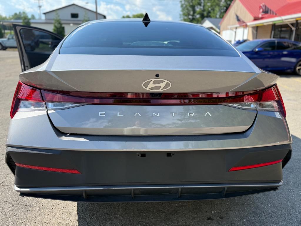2024 Hyundai Elantra - $21,500