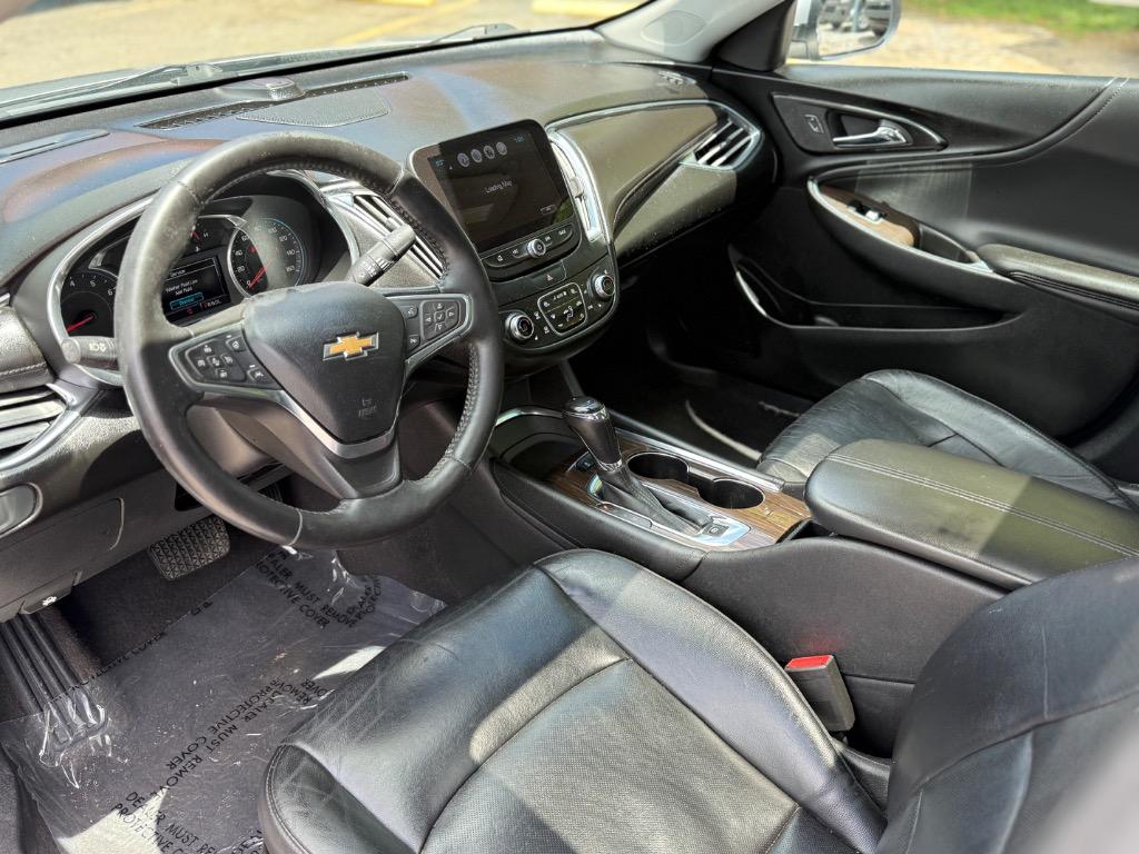 2017 Chevrolet Malibu - $14,900