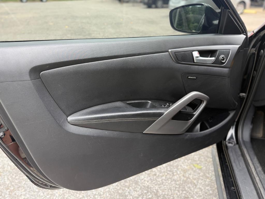 2013 Hyundai Veloster - $7,995
