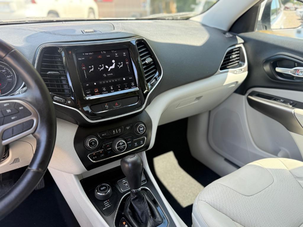 2020 Jeep Cherokee - $23,900