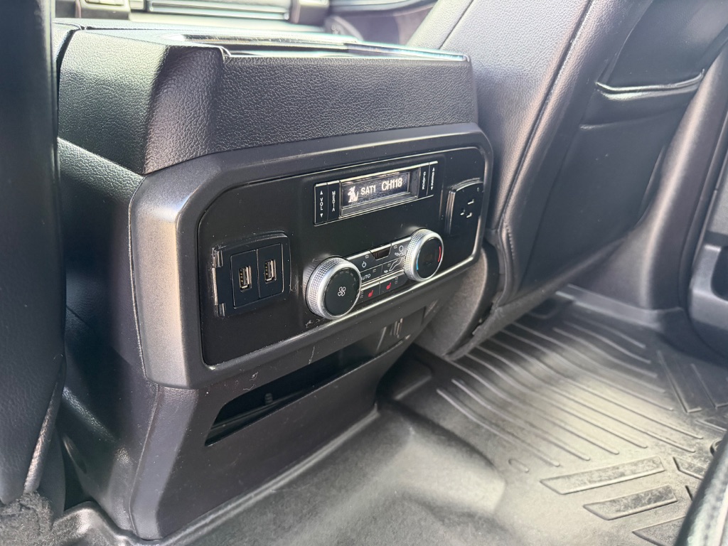 2019 Ford Expedition - $20,900