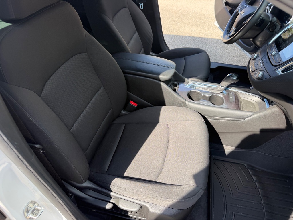 2018 Chevrolet Malibu - $16,995