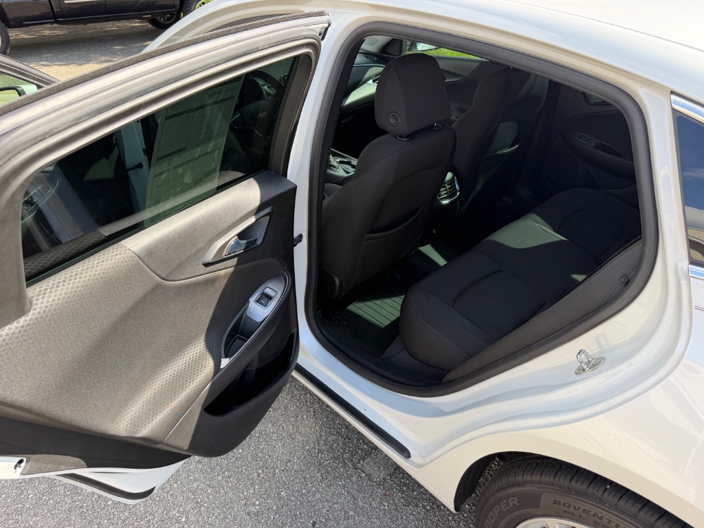 2018 Chevrolet Malibu - $16,995