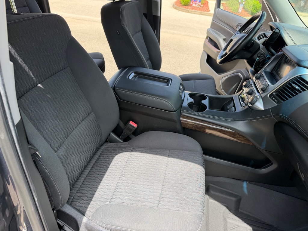 2019 Chevrolet Suburban - $22,995