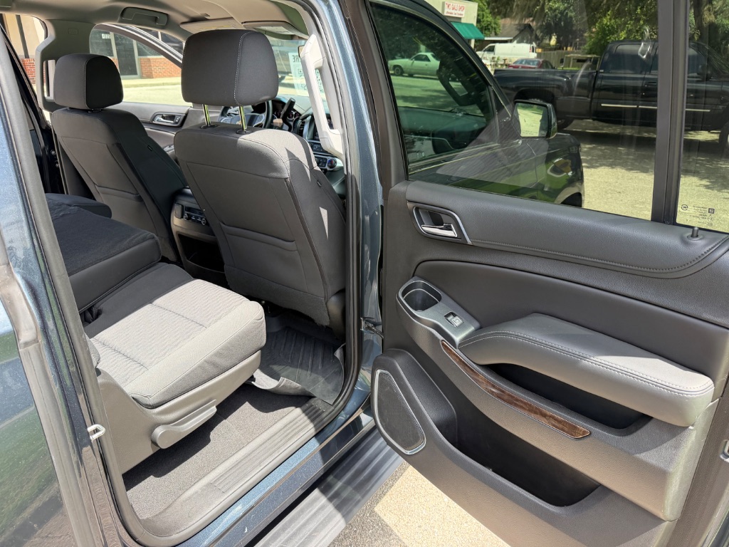 2019 Chevrolet Suburban - $22,995