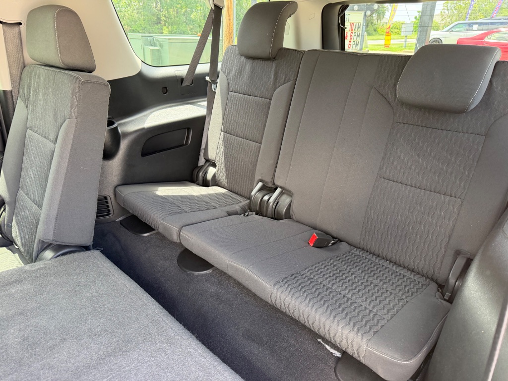 2019 Chevrolet Suburban - $22,995