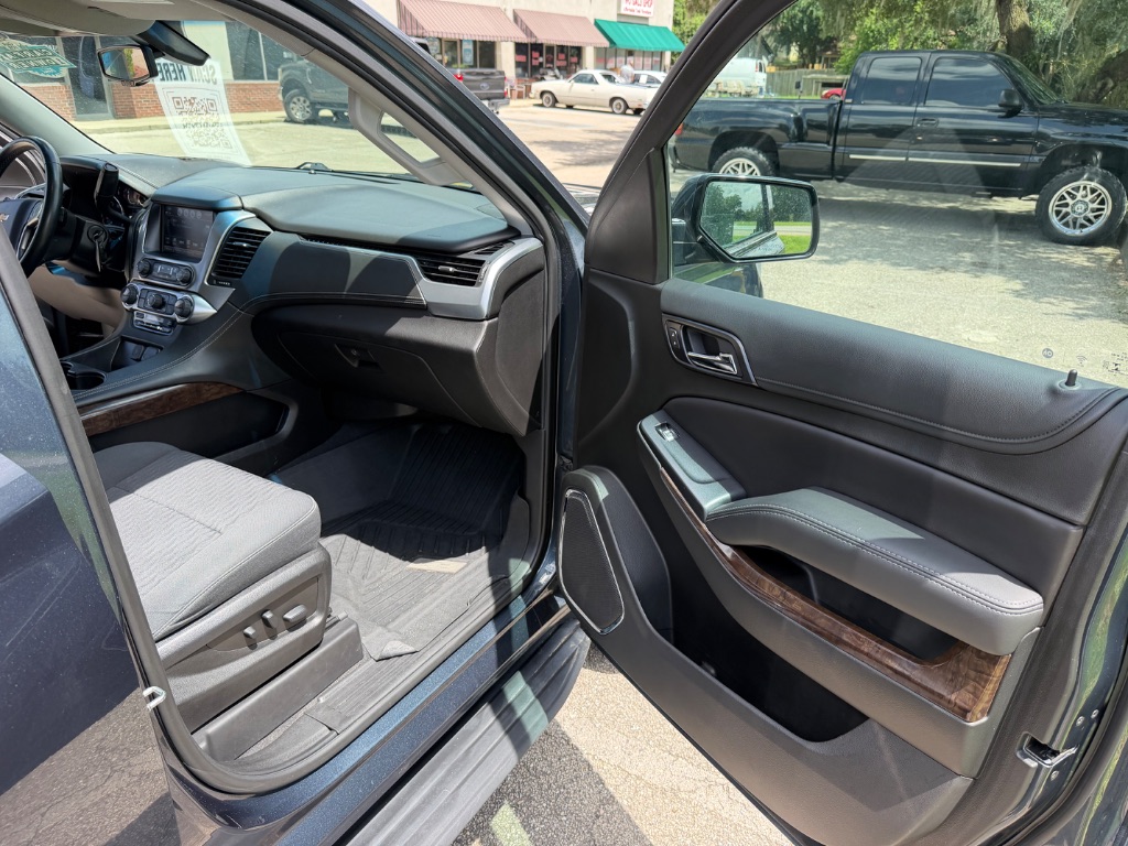 2019 Chevrolet Suburban - $22,995