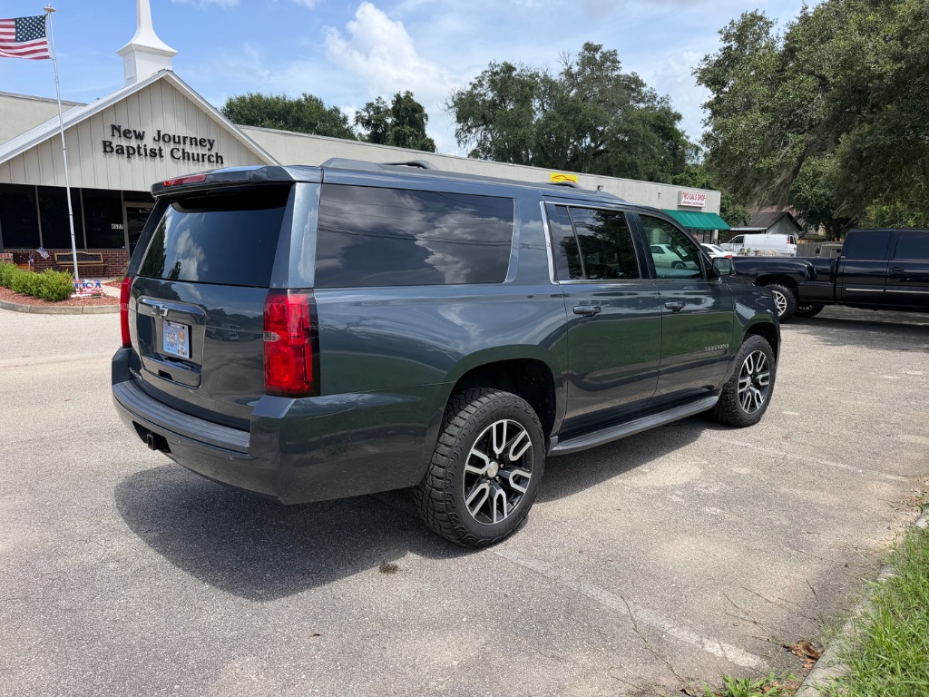 2019 Chevrolet Suburban - $22,995