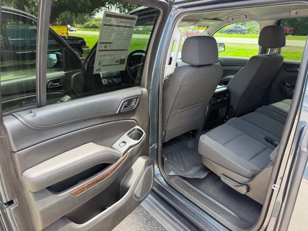 2019 Chevrolet Suburban - $22,995